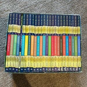 Full set of magic, treehouse Merlin missions books.